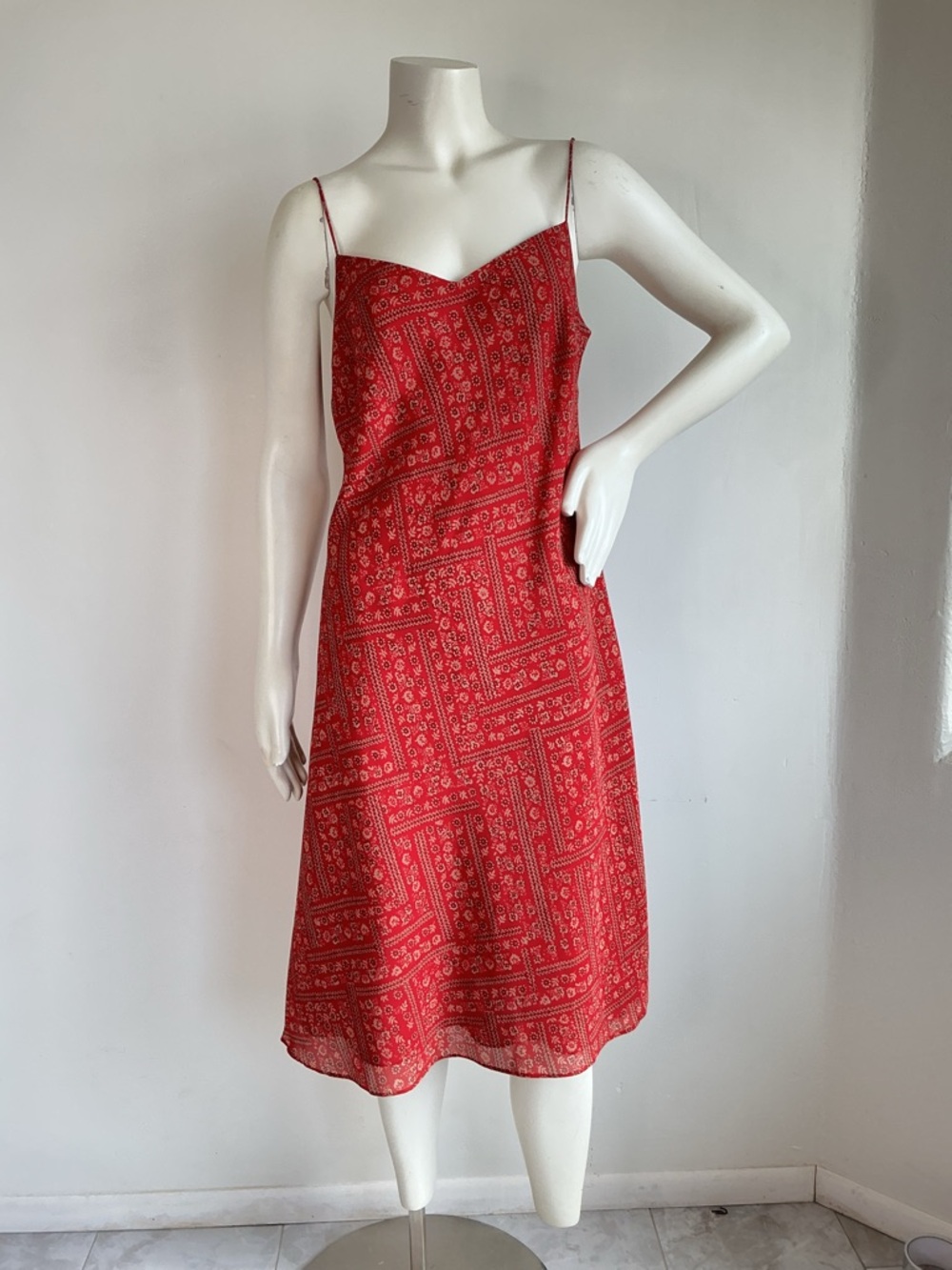 LOFT Red Paisley bandana print strappy scoop neck Fully Lined 10